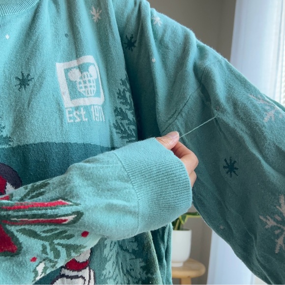 Disney World Mickey Mouse Holiday Spirit Jersey Sweater Adults size Large - Picture 4 of 12